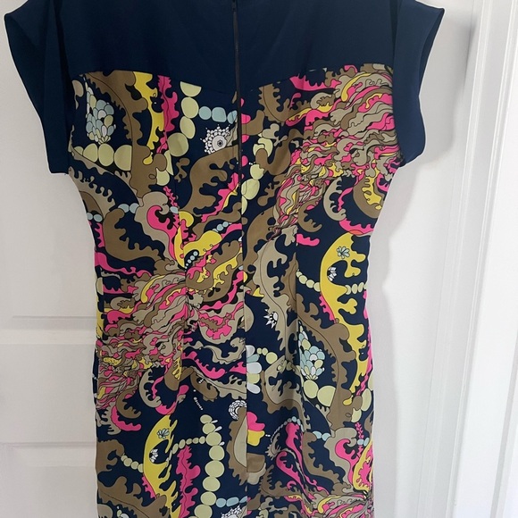 Closet Blue Graphic Print Satin Effect Mini Dress Size 10 US/ 14 UK - Picture 6 of 9